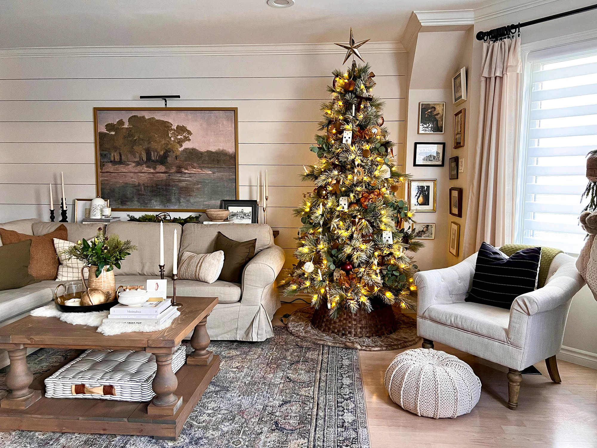 7 Holiday Decor Mistakes That Can Make Your Home Feel Cluttered (and How to Fix Them)